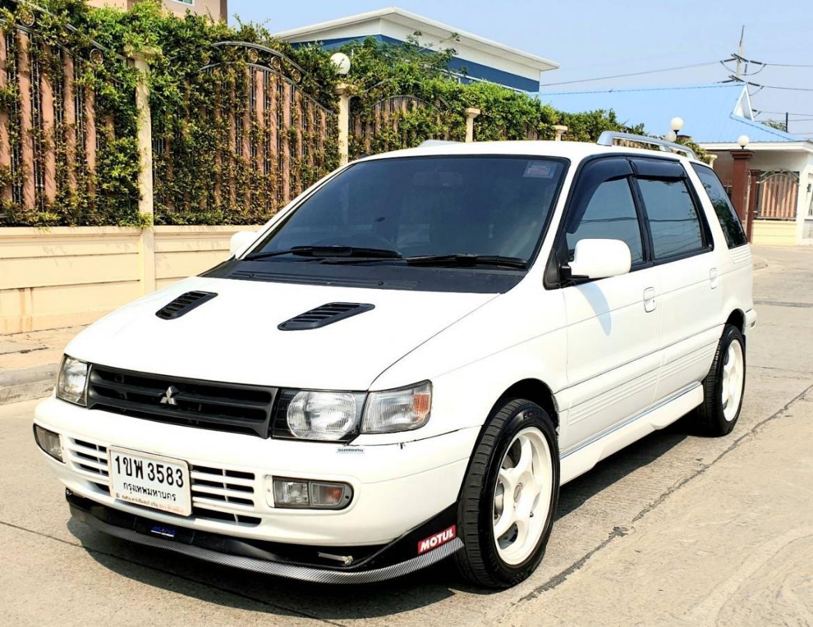 Mitsubishi space wagon 1995