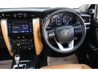 2015 TOYOTA  FORTUNER 2.8 V 4WD จอง 199 บาท ส่งบัตรประชาชน รู้ผลอนุมัติใน 1 ชั่วโมง รูปที่ 9