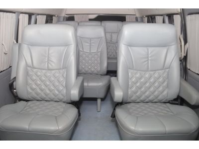 TOYOTA COMMUTER D4D 3.0 mt ไมล์น้อยเบาะ VIP รูปที่ 9