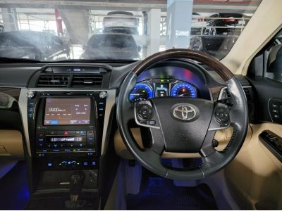 Toyota Camry 2.5 Hybrid Navigator ปี 16 AT (รถมือสอง ราคาดี เจ้าของขายเอง รถสวย สภาพดี ไมล์แท้) รูปที่ 9