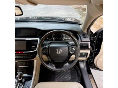 Honda Accord 2.0L EL AT ปี 2017 รูปที่ 8