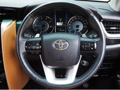 TOYOTA FORTUNER 2.8 V 4WD ปี 2017 เกียร์AUTO 4X4 สภาพนางฟ้า รูปที่ 9