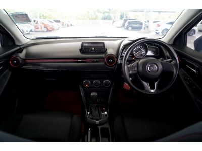 2015 MAZDA 2  1.3 standard  A/T สีขาว รูปที่ 9