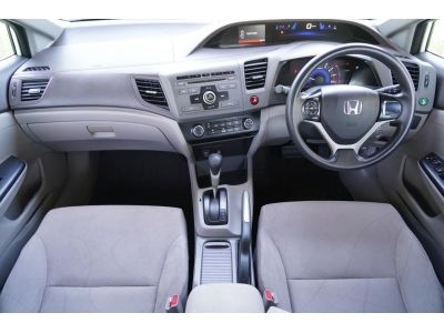 2013 Honda civic 1.8 S  a/t สีขาว รูปที่ 9