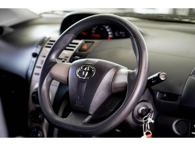 2012 toyota yaris 1.5 E สีเทา รูปที่ 9