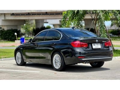 2017 BMW SERIES 3 320d 2.0 LUXURY เครดิตดีฟรีดาวน์ รูปที่ 9