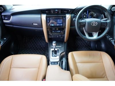 2015 TOYOTA FORTUNER 2.8 V 4WD A/T สีน้ำตาล รูปที่ 9