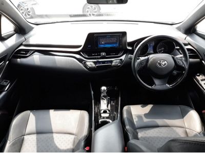 TOYOTA C-HR 1.8 MID CC. ปี 2018 สี ขาว เกียร์ Auto รูปที่ 9