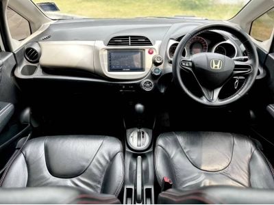 รถแต่งมาหล่อๆ คุ้มๆ HONDA JAZZ 1.5V  A/T ปี 2011จด12 รูปที่ 9