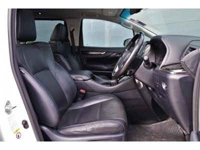 TOYOTA VELLFIRE 2.5V auto ไมล์ 130xxx km. ปี 2018 รูปที่ 9