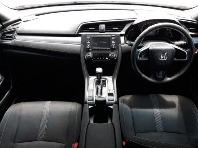 ปี 2018 HONDA CIVIC 1.8 E CC. สี ขาว เกียร์ Auto รูปที่ 9