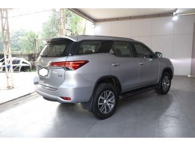 ปี2016 TOYOTA FORTUNER 2.8 V SIGMA4 4WD. AT รูปที่ 9