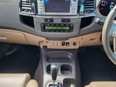 Toyota Fortuner 2.7 V เบนซิน ปี2012 รูปที่ 9