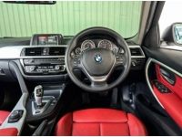 BMW SERIES3 330e 2018 โฉม F30 เครื่องยนต์เบนซินไฟฟ้า ภายในแดง มือเดียวออกห้าง รูปที่ 9