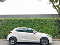 ไมล์ 1,700 km. MAZDA 2  1.3 SP Top Hatchback MNC ปี20 สีขาวมุก รูปที่ 9