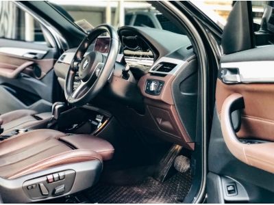 2017 BMW X1 sDrive20d M Sport 2.0 Diesel  ป้ายสลับให้ รูปที่ 10