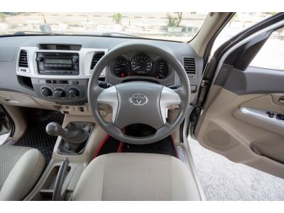 Toyota VIGO 2.5 E Prerunner Double Cab 2012 ดีเซล สีเทา เกียร์ธรรมดา ไมล์ 99,000 รูปที่ 10