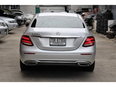 สีเดิมไม่เคยมีอุบัติเหตุ สวยจริง ถ้าคุณหา ไม่ผิดหวังแน่นอน จัดได้2ล้าน 2016 Mercedes-Benz W213 E 220 2.0 d Exclusive รูปที่ 10