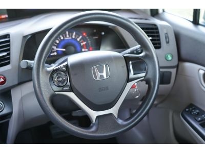 2013 Honda civic 1.8 S  a/t สีขาว รูปที่ 10