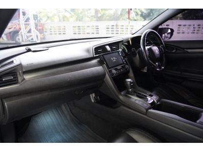 2017 honda civic 1.5 turbo hatchback สีดำ รูปที่ 10