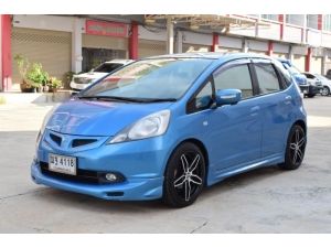 Honda Jazz 1.5  V i-VTEC Hatchback AT รูปที่ 0