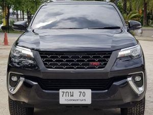 ขาย TOYOTA FORTUNER ปี 2018 สีดำ 2WD เครื่อง 2.8 วิ่ง 35,000 กิโล เข้าศูนย์ตลอด รถไม่เคยชน ไม่เคยทำสี ผู้หญิงขับเองรับส่งลูก เจ้าของขายเองค่่ะ ขาย 1,255,000.- (ไม่รวมทะเบียน)