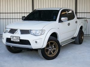 Mitsubishi Triton 2.4 GLS Plus รูปที่ 0