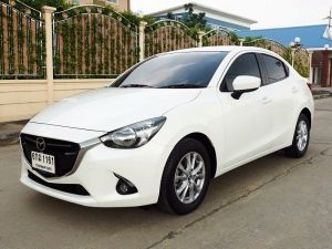 MAZDA 2 1.3 SKYACTIVE HIGH CONNECT ปี 2016 จดปี 2017 เกียร์AUTO สีขาวมุก(นิยม) สภาพนางฟ้า