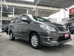 TOYOTA  INNOVA 2.0 V  2015