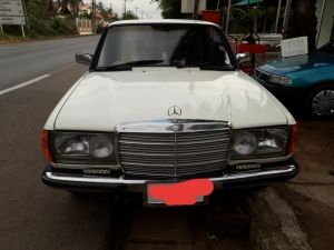 Mercedes-Benz E230 2.3AT