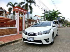 New toyota corolla altis 1.8 e ปี 2015 มือเดียวจากป้ายแดงไม่เคยติดแก๊สรถเข้าศูนย์ตลอดค่ะเช็คทุกระยะ วิ่งเพียง 109XXX กิโลแท้สภาพสวยพร้อมใช้ค่ะ