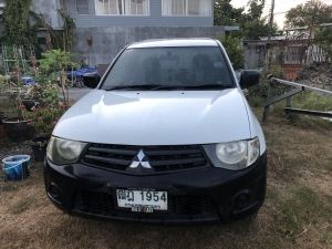 Mitsubishi Triton 2.4 year 2011