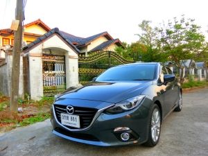 MAZDA 3 SKYACTIVE 2.0 S SPORT ปี 2014 มือเดียวออกห้างป้ายแดง ไมล์น้อย 20,000 กิโลแท้ ไม่เคยมีอุบัติเหตุ ไม่เคยติดแก๊ส สภาพสวยมากเหมือนป้ายแดงค่ะ  พร้อมใช้งาน