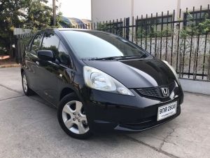 HONDA JAZZ 1.5 V 2010 AT ขวัญใจวัยรุ่น รูปที่ 0