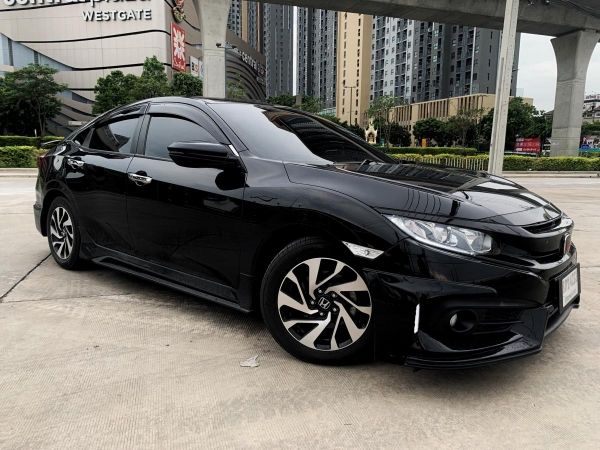 ( รถบ้าน ) Honda Civic 1.8 el ปี 2018  สีดำ