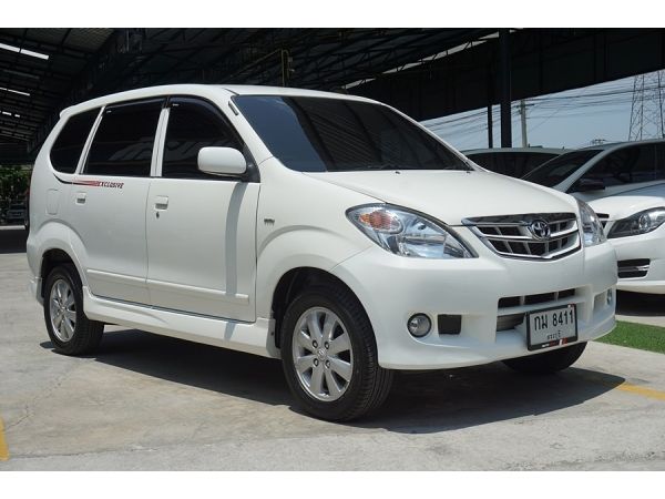 TOYOTA AVANZA 1.5E VVT-i AT ปี2011 สีขาว