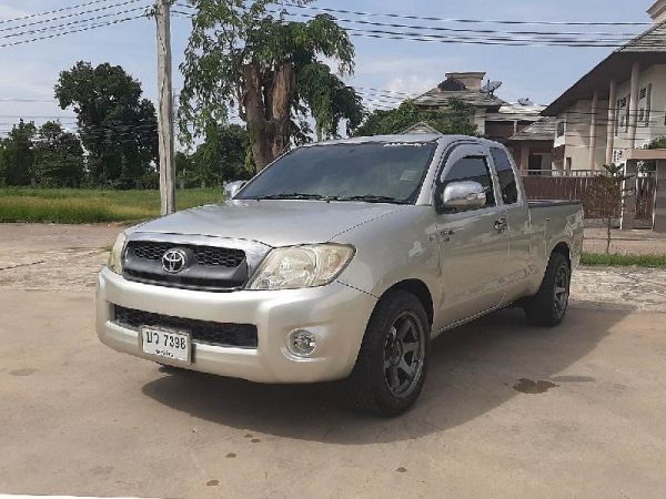 ออกรถ 0 บาท TOYOTA HILUX VIGO CAB 2.5 J ปี 2010