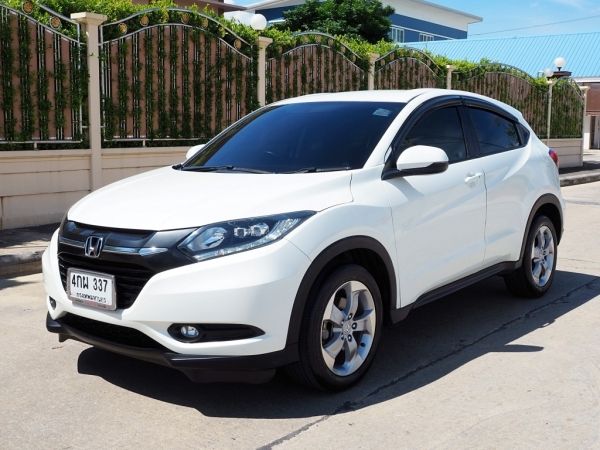 HONDA HR-V 1.8 E ปี 2015  เกียร์AUTO CVT สีขาวมุก(นิยม) สภาพนางฟ้า