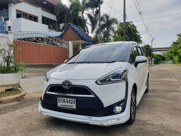 Toyota Sienta 1.5 V รุ่นท็อป ปี2016 รถมือเดียวจากป้ายแดงเข้าศูนย์ตลอด ไมล์80000 กิโลแท้ สภาพสวยพร้อมใช้ค่ะ