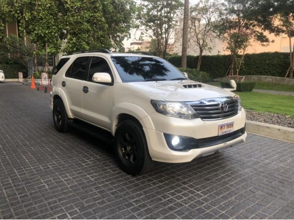 Toyota fortuner หน้า champ 3.0V ปี 2012 รุ่นฉลอง50ปี รูปที่ 0