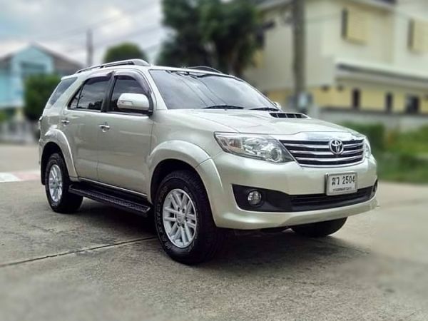 2012 Toyota Fortuner 3.0 V 2WD SUV AT รูปที่ 0