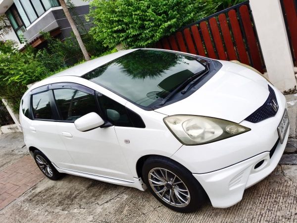 HONDA​ JAZZ​ 2010​ V AT รูปที่ 0