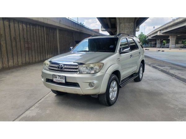 2011 Toyota Fortuner 2.7 V