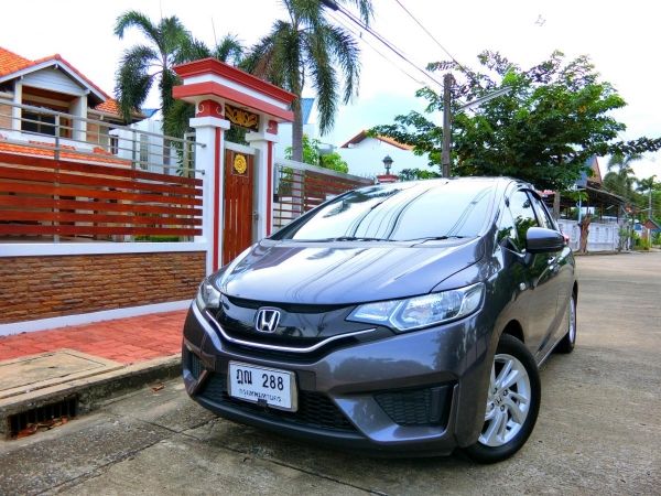 HONDA JAZZ   1.5 V iVTECปุ่มSTART KEY LESS ไม่มีชนรถสวยมือเดียวไม่แก็ส  รถเจ้าของเดียว กล้องหลัง ECONOMY BOTTOMประหยัดน้ำมันสุดพร้อมใช้งาน