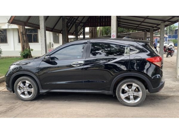 Honda HRV 1.8EL ปี 2015 สีดำ - 60,000 กิโล ไมล์แท้ ใช้งานน้อย