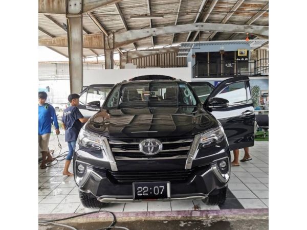 ขายรถฟอร์จูนเนอร์ 2.4V 2WD ปลายปี2018 ไมล์น้อย