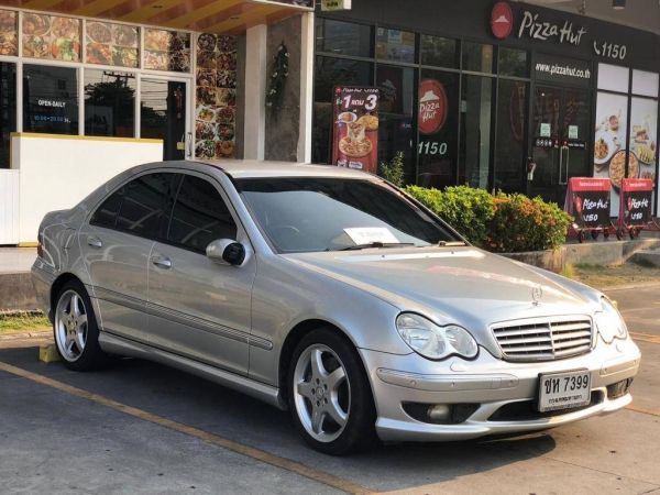 MERCEDES-BENZ C200