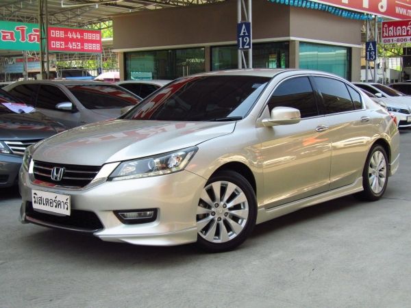 *จัดได้เต็ม *ฟรีดาวน์ *แถมประกันภัย 2013 HONDA ACCORD 2.0 EL