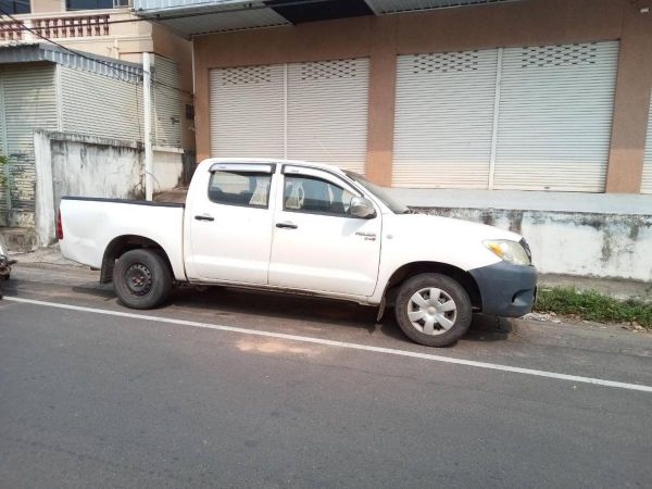 กระบะ 4 ประตู Hilux Vigo 2.5J double cab 2005