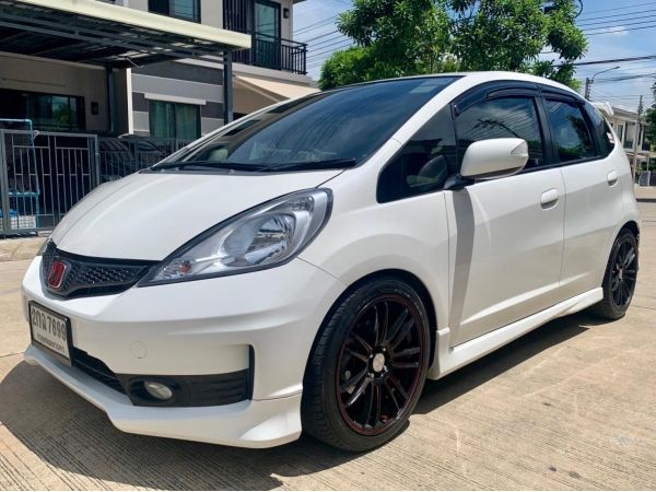 Honda Jazz GE 1.5SV 2013  ฟรีดาวน์